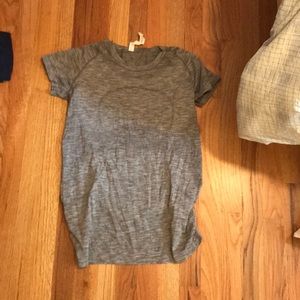Gray lululemon swiftly tee